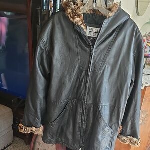 Wilson's House Of Leather.  Zip Up Leather Jacket,w/ Faux Fur Leopard Trim. NICE